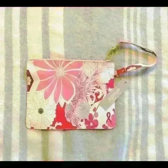 🔥Chico’s wristlet🔥 - Picture 1 of 2
